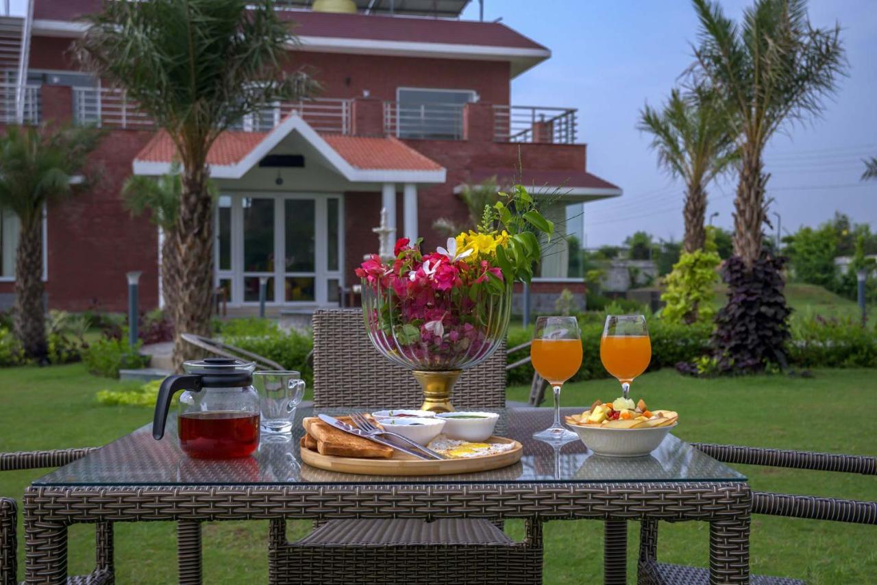 Stayvista At Hillside Paradise Dhauj Kültér fotó